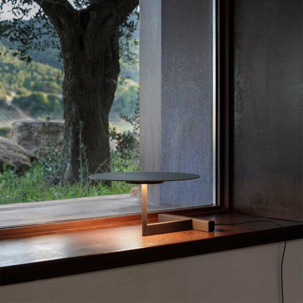 Flat-Table-Lamp-5.jpg